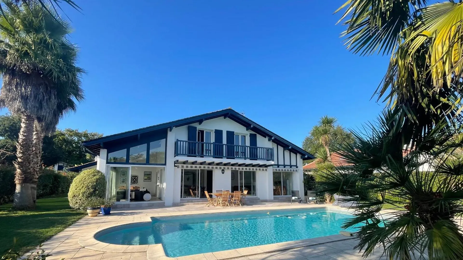 Villa On The Makila Golf Course Near Biarritz Bassussarry